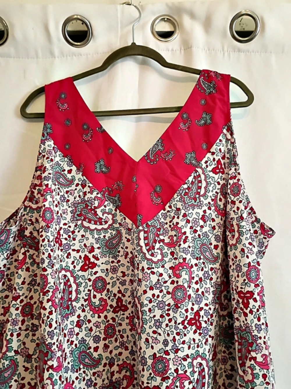 Lane Bryant Floral Sleeveless Blouse in Pink/Burgundy & White Size 22 Like New